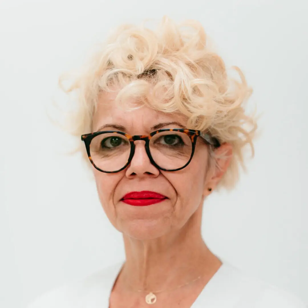 Dr. Adriana Nae