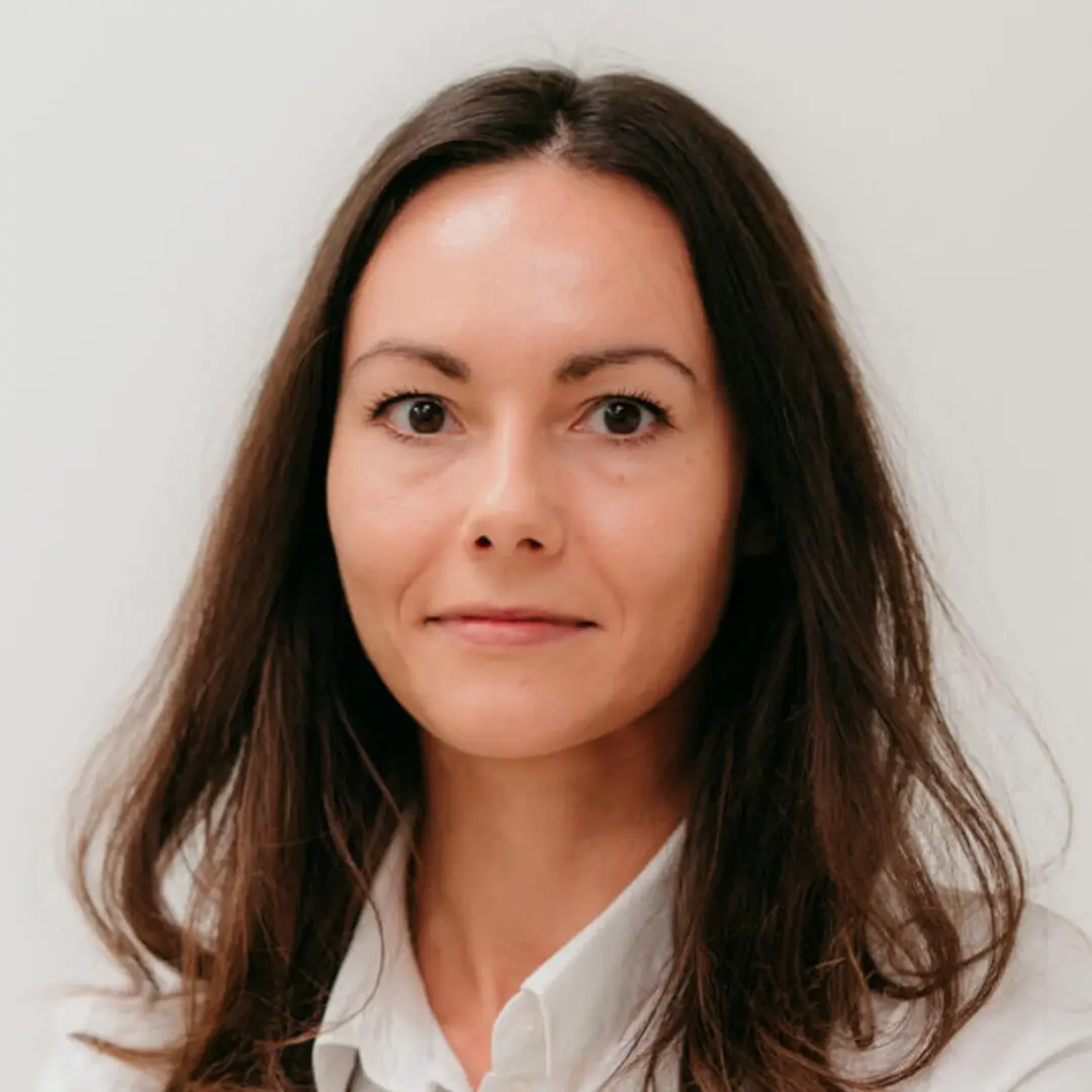 Dr. Anca Carpen
