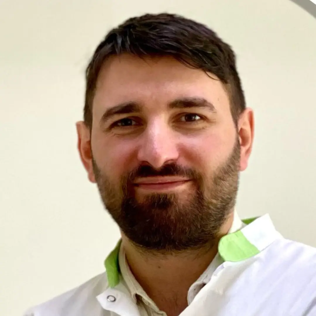 Dr. Radu Olivian Bucur